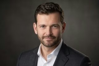 Executive homeowner requesting premium HVAC install and fast scheduling — adaptive AI voice agent example